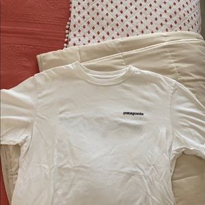 men’s medium patagonia tee!